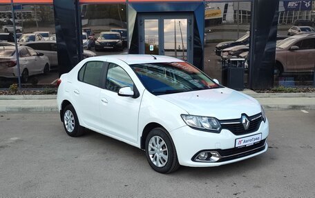Renault Logan II, 2017 год, 940 000 рублей, 3 фотография