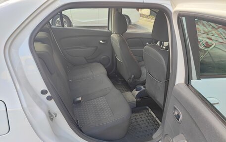 Renault Logan II, 2017 год, 940 000 рублей, 11 фотография