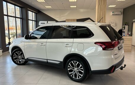 Mitsubishi Outlander III рестайлинг 3, 2015 год, 1 480 000 рублей, 2 фотография