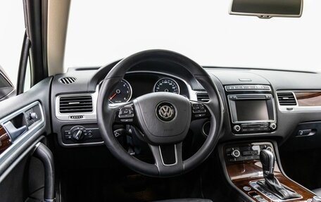Volkswagen Touareg III, 2015 год, 3 098 000 рублей, 14 фотография