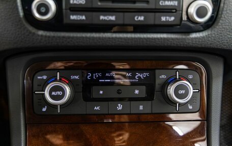 Volkswagen Touareg III, 2015 год, 3 098 000 рублей, 24 фотография