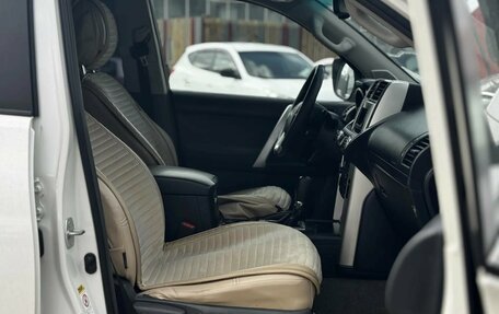 Toyota Land Cruiser Prado 150 рестайлинг 2, 2011 год, 2 150 000 рублей, 14 фотография