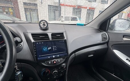 Hyundai Solaris II рестайлинг, 2015 год, 870 000 рублей, 8 фотография