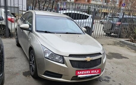 Chevrolet Cruze II, 2010 год, 560 000 рублей, 3 фотография