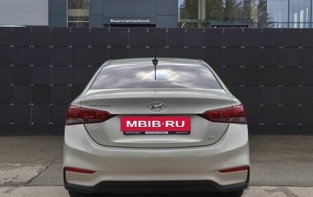 Hyundai Solaris II рестайлинг, 2018 год, 1 200 000 рублей, 8 фотография