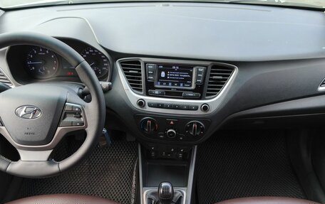 Hyundai Solaris II рестайлинг, 2018 год, 1 200 000 рублей, 17 фотография