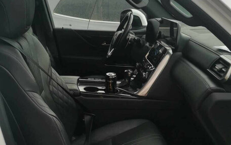 Lexus LX, 2022 год, 12 568 500 рублей, 7 фотография