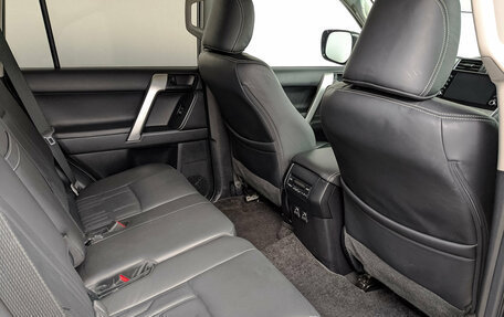 Toyota Land Cruiser Prado 150 рестайлинг 2, 2021 год, 6 700 000 рублей, 18 фотография