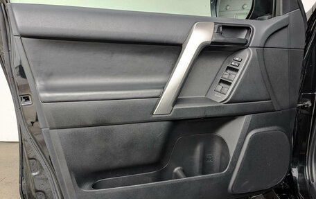 Toyota Land Cruiser Prado 150 рестайлинг 2, 2021 год, 6 700 000 рублей, 19 фотография