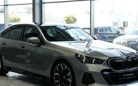 BMW 5 серия, 2025 год, 6 759 500 рублей, 11 фотография