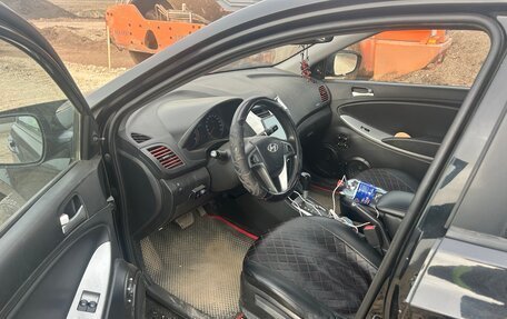 Hyundai Solaris II рестайлинг, 2013 год, 500 000 рублей, 4 фотография