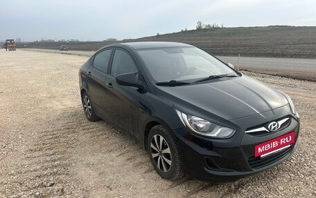 Hyundai Solaris II рестайлинг, 2013 год, 500 000 рублей, 2 фотография