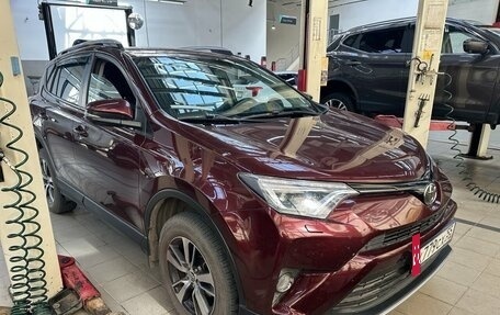 Toyota RAV4, 2018 год, 2 680 000 рублей, 2 фотография