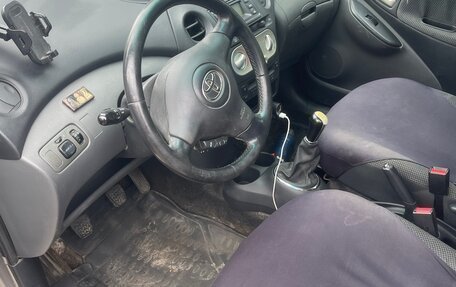 Toyota Yaris I рестайлинг, 2003 год, 220 000 рублей, 3 фотография