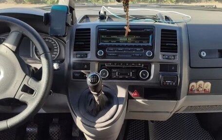 Volkswagen Caravelle T5, 2013 год, 2 850 000 рублей, 4 фотография