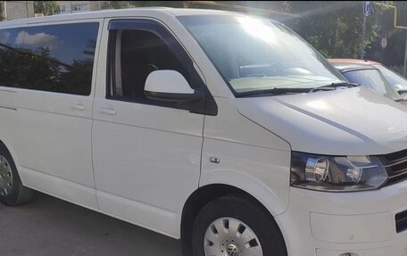 Volkswagen Caravelle T5, 2013 год, 2 850 000 рублей, 8 фотография