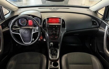 Opel Astra J, 2011 год, 750 000 рублей, 11 фотография