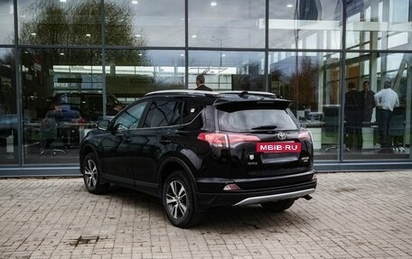Toyota RAV4, 2017 год, 2 600 000 рублей, 6 фотография