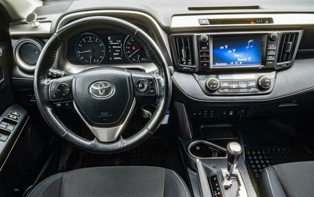 Toyota RAV4, 2017 год, 2 600 000 рублей, 19 фотография