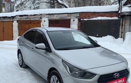 Hyundai Solaris II рестайлинг, 2017 год, 1 200 000 рублей, 8 фотография