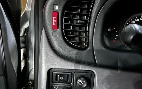 Nissan Almera, 2003 год, 330 000 рублей, 11 фотография