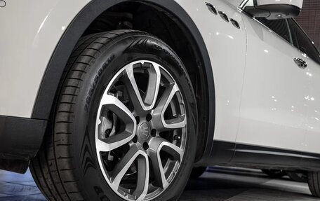Maserati Levante I, 2017 год, 4 900 000 рублей, 13 фотография
