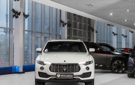 Maserati Levante I, 2017 год, 4 900 000 рублей, 2 фотография