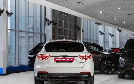 Maserati Levante I, 2017 год, 4 900 000 рублей, 5 фотография