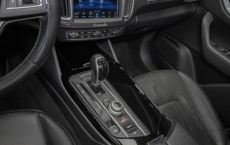 Maserati Levante I, 2017 год, 4 900 000 рублей, 16 фотография