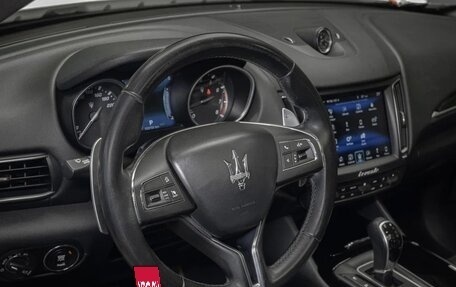 Maserati Levante I, 2017 год, 4 900 000 рублей, 15 фотография