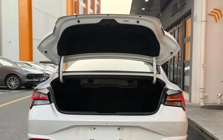 Hyundai Elantra, 2022 год, 1 600 000 рублей, 19 фотография