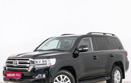 Toyota Land Cruiser 200, 2018 год, 5 999 000 рублей, 4 фотография