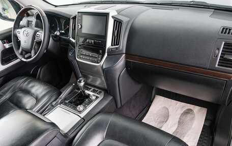 Toyota Land Cruiser 200, 2018 год, 5 999 000 рублей, 13 фотография