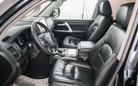 Toyota Land Cruiser 200, 2018 год, 5 999 000 рублей, 8 фотография