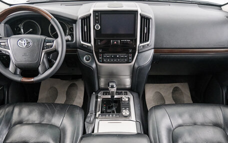 Toyota Land Cruiser 200, 2018 год, 5 999 000 рублей, 11 фотография