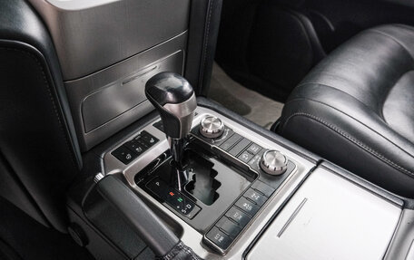 Toyota Land Cruiser 200, 2018 год, 5 999 000 рублей, 17 фотография