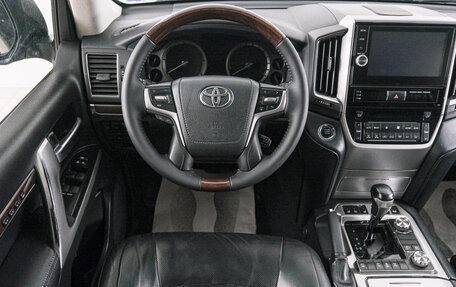 Toyota Land Cruiser 200, 2018 год, 5 999 000 рублей, 15 фотография