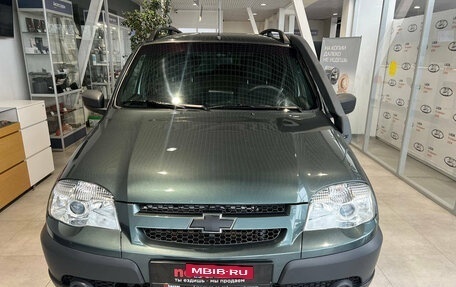 Chevrolet Niva I рестайлинг, 2017 год, 900 000 рублей, 3 фотография