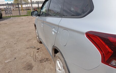 Mitsubishi Outlander III рестайлинг 3, 2014 год, 1 660 000 рублей, 17 фотография