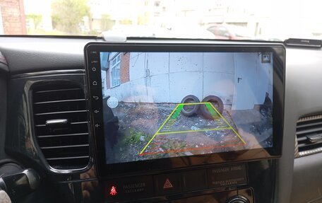 Mitsubishi Outlander III рестайлинг 3, 2014 год, 1 660 000 рублей, 19 фотография