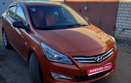 Hyundai Solaris II рестайлинг, 2015 год, 1 120 000 рублей, 2 фотография