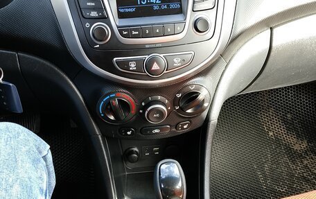 Hyundai Solaris II рестайлинг, 2015 год, 1 120 000 рублей, 8 фотография