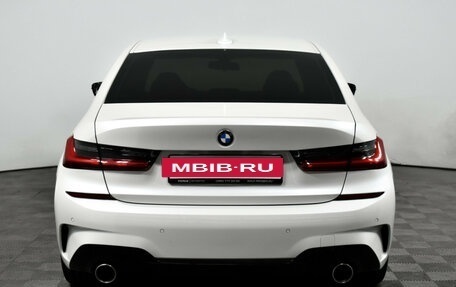 BMW 3 серия, 2019 год, 2 650 000 рублей, 11 фотография