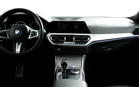 BMW 3 серия, 2019 год, 2 650 000 рублей, 19 фотография