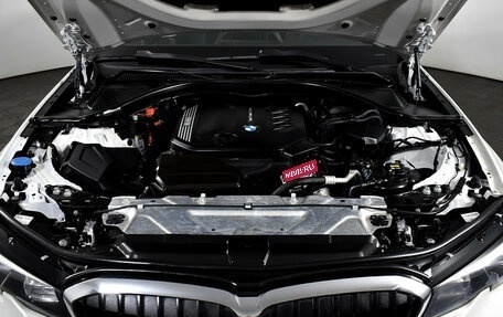 BMW 3 серия, 2019 год, 2 650 000 рублей, 15 фотография