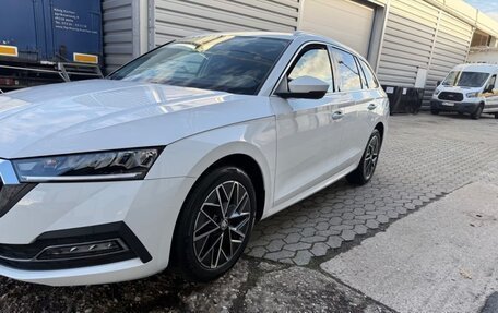 Skoda Octavia IV, 2022 год, 1 850 000 рублей, 2 фотография