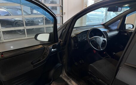 Opel Zafira A рестайлинг, 2000 год, 200 000 рублей, 20 фотография