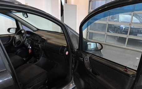 Opel Zafira A рестайлинг, 2000 год, 200 000 рублей, 26 фотография
