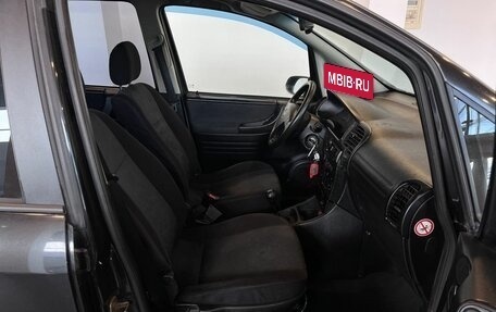 Opel Zafira A рестайлинг, 2000 год, 200 000 рублей, 28 фотография