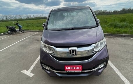 Honda Stepwgn IV, 2015 год, 1 600 000 рублей, 2 фотография